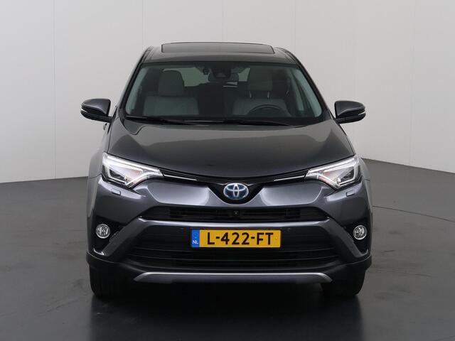 Toyota RAV4 2.5 Hybrid AWD Executive | Panoramadak | Trekhaak | Stoelverwarming | Dodehoekdetectie | Elek. Achterklep | Keyless Entry/Go |