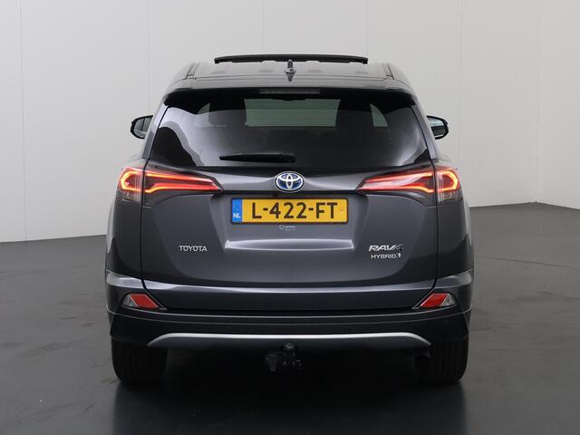 Toyota RAV4 2.5 Hybrid AWD Executive | Panoramadak | Trekhaak | Stoelverwarming | Dodehoekdetectie | Elek. Achterklep | Keyless Entry/Go |