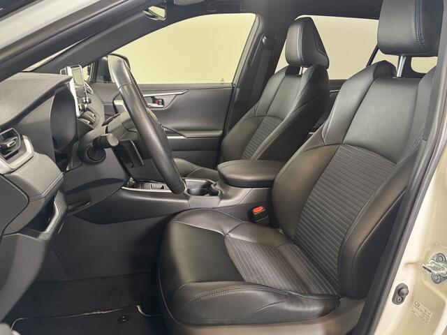 Toyota RAV4 2.5 Hybrid Bi-Tone | Trekhaak | Apple Carplay | Zeer lage KM-stand |