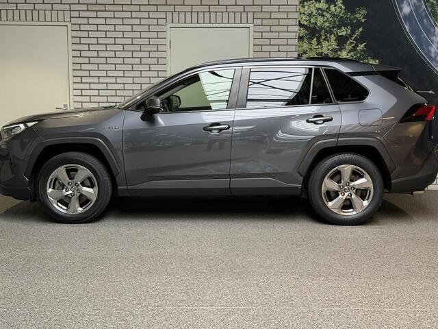 Toyota RAV4 2.5 Hybrid Business Intro