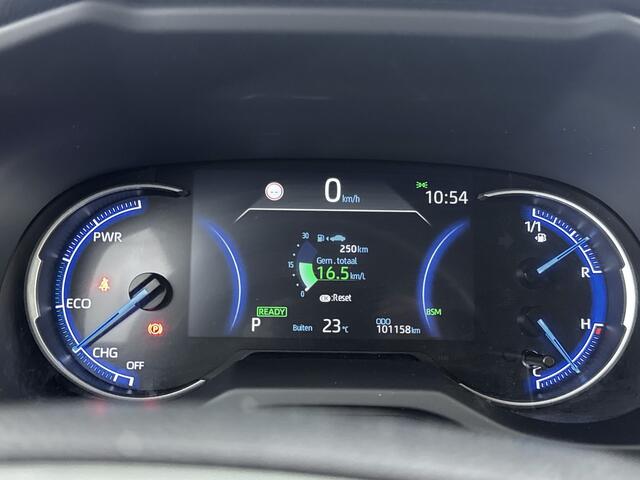 Toyota RAV4 2.5 Hybrid AWD Executive | Dealer Onderhouden | Trekhaak - 1650KG Trekgewicht | 360 Camera + Camera binnenspiegel | JBL | Dodehoek detectie | Navigatie | Apple CarPlay/Android Auto |
