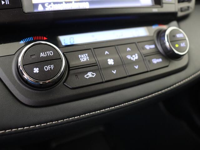 Toyota RAV4 2.5 Hybrid Dynamic | Dealer Onderhouden | 1e Eigenaar | Navigatie | Trekhaak | Cruise Control Adaptive | Climate Control | Achteruitrijcamera | Parkeersensoren voor+achter |