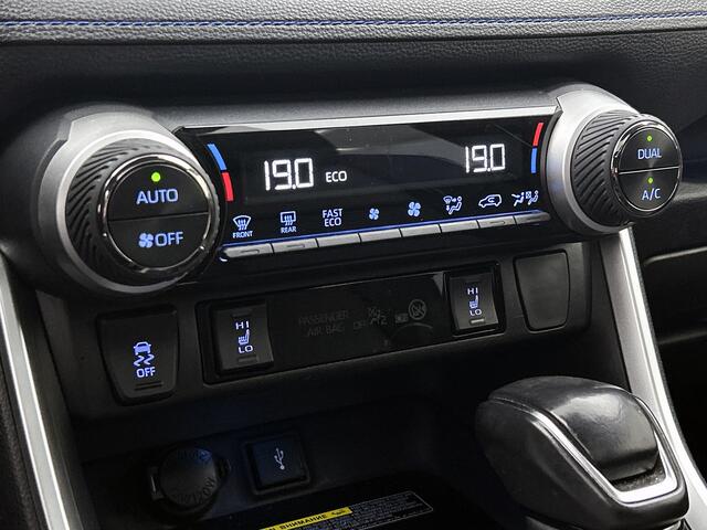 Toyota RAV4 2.5 Hybrid AWD Bi-Tone | JBL | Schuif kantel dak |