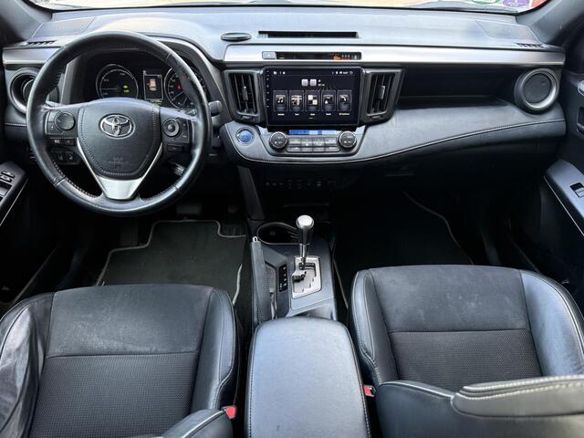 Toyota RAV4 2.5 Hybrid AWD Style | Trekhaak | All-season | Dodehoeksensor | Elektrische bestuurdersstoel |