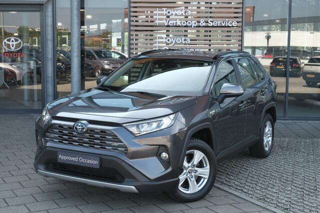 Toyota RAV4 2.5 Hybrid Active Automaat | Apple Carplay / Android auto | Achteruitrij camera | Stoel verwarming | 17" lichtmetalen velgen | 7 inch digitaal instrumentenpaneel | Parkeerhulpcamera achter met breedbe