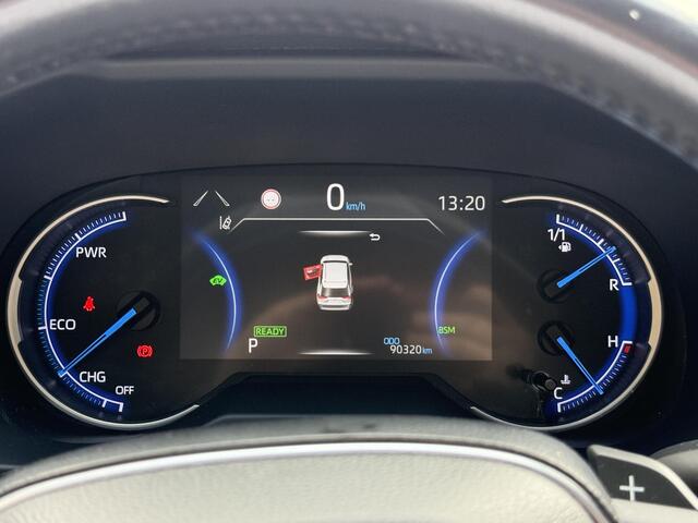 Toyota RAV4 2.5 Hybrid AWD Bi-Tone | Trekhaak | 360 graden camera | Stoelverwarming | Cruise adaptief | Draadloze tel lader |