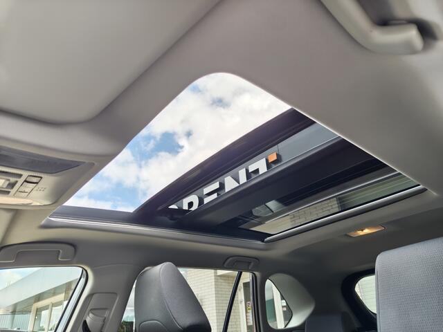 Toyota RAV4 2.5 Hybrid AWD Dynamic Plus | Trekhaak (1650kg trekgewicht) | Schuifkanteldak | Navi | Stoelverwarming