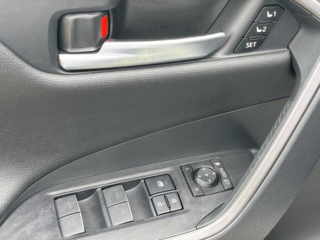 Toyota RAV4 2.5 Plug-in Hybrid AWD GR SPORT | Navigatie | Head up display | Elektrische klep | Stoel- + stuurverwarming |