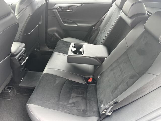 Toyota RAV4 2.5 Plug-in Hybrid AWD GR SPORT | Navigatie | Head up display | Elektrische klep | Stoel- + stuurverwarming |