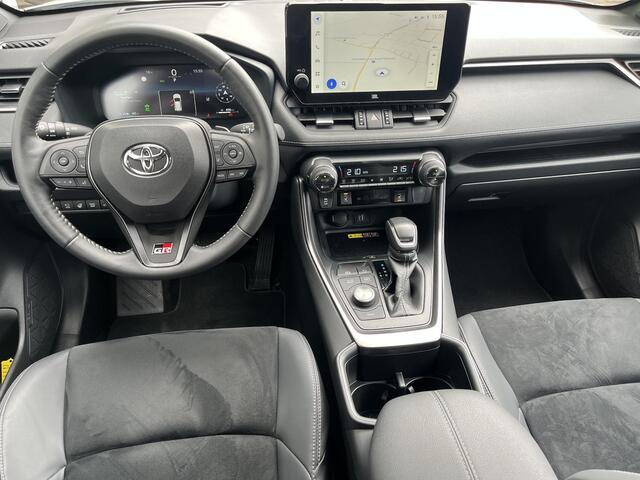 Toyota RAV4 2.5 Plug-in Hybrid AWD GR SPORT | Navigatie | Head up display | Elektrische klep | Stoel- + stuurverwarming |