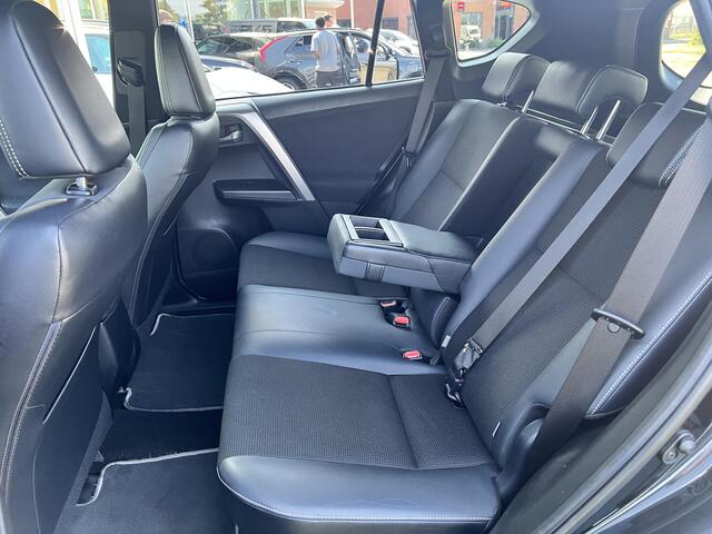 Toyota RAV4 2.5 Hybrid Style Automaat, Trekhaak, All Weather banden, volledig dealer onderhouden, navigatie