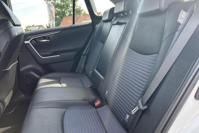 Toyota RAV4 2.5 Hybrid AWD Bi tone, Bearlock, Trekhaak!
