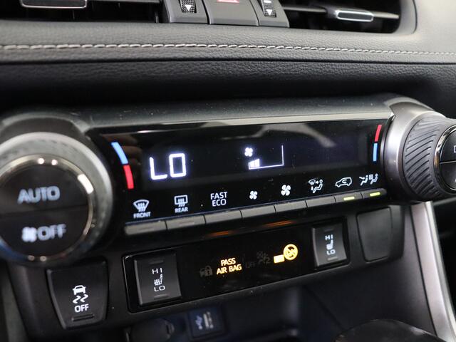 Toyota RAV4 2.5 Plug-in Hybrid AWD GR SPORT | BTW Voertuig | Dealer onderhouden | Trekhaak | Panorama schuif/kanteldak | JBL | 360 Camera+Camera binnenspiegel | Stoel+stuurverwarming+achterbank | Dodehoek detectie | Memory Seat |