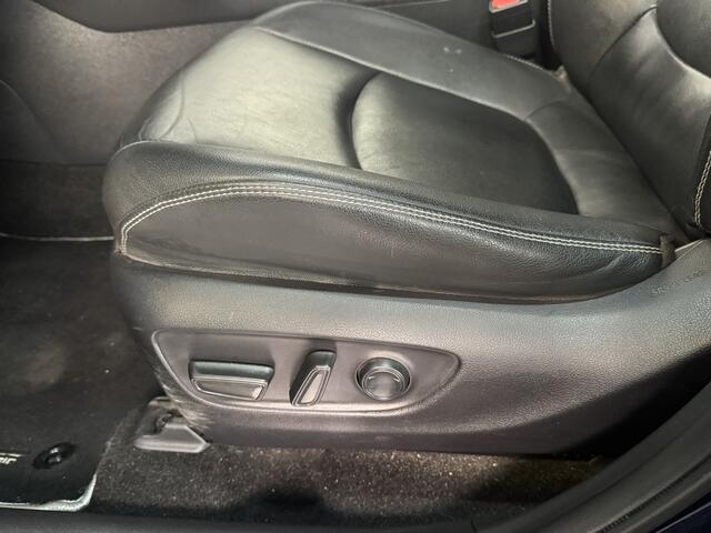 Toyota RAV4 2.5 Hybrid AWD Executive | Schuif-kanteldak | JBL Audio | Trekhaak | Lederen bekleding |