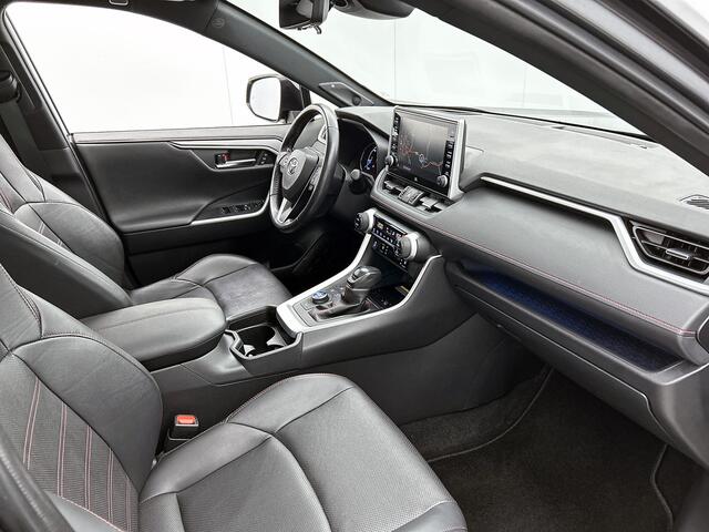 Toyota RAV4 2.5 Plug-in Hybrid AWD Bi-Tone Plus | Voorruit-Stuur-Stoelverwarming | JBL | Panodak | Parkeersensoren V+A |