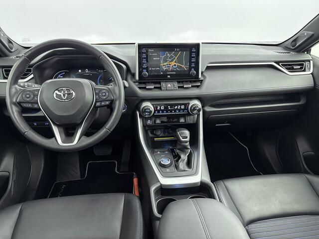 Toyota RAV4 2.5 Hybrid AWD Bi-Tone Innovation Pack | Panoramadak | 360 Camera | JBL | Dodehoek detectie | Parkeersensoren voor+achter | Navigatie | Apple CarPlay/Android Auto | Cruise Control Adaptive |
