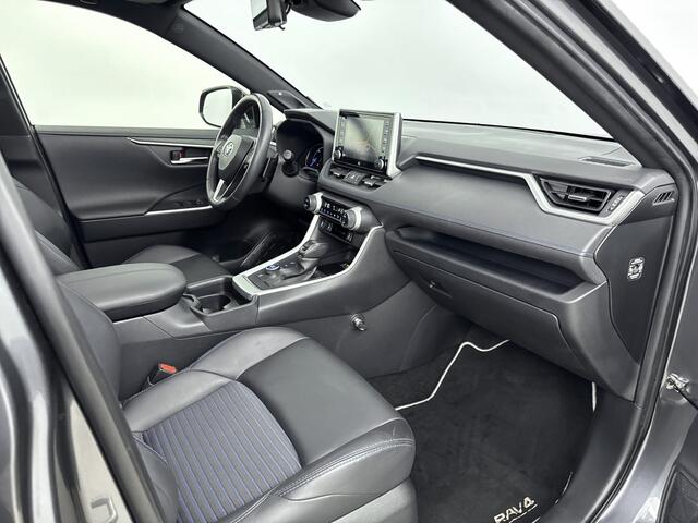 Toyota RAV4 2.5 Hybrid AWD Bi-Tone Innovation Pack | Panoramadak | 360 Camera | JBL | Dodehoek detectie | Parkeersensoren voor+achter | Navigatie | Apple CarPlay/Android Auto | Cruise Control Adaptive |