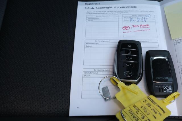 Toyota RAV4 Plug-in Hybrid 300 Bi-Tone Plus Automaat | Full option | JBL Premium Audio | Geïntegreerd navigatiesysteem | Head up display (HUD); projectie van informatie op de voorruit | JBL Premium Audio met 9 JB