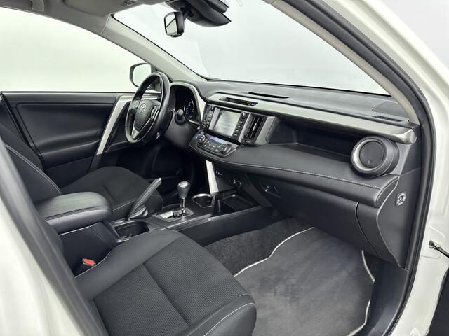 Toyota RAV4 2.5 Hybrid Dynamic Plus | Parkeersensoren V+A | Elek Achterklep | Stoelverwarming |