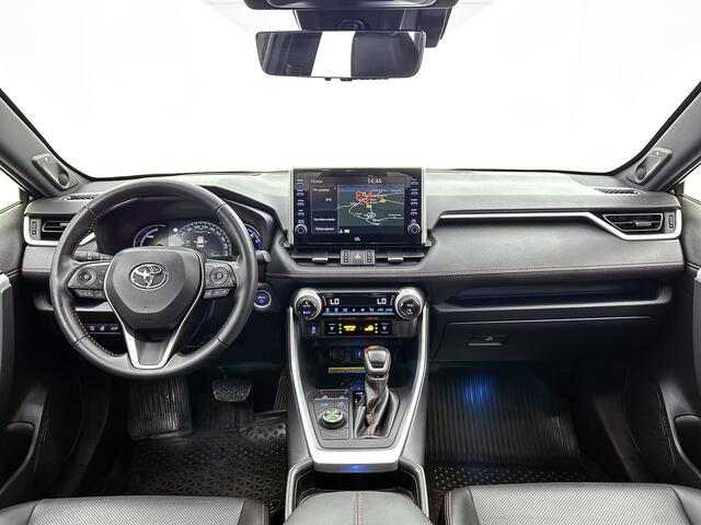 Toyota RAV4 2.5 Plug-in Hybrid AWD Bi-Tone Plus | Trekhaak afneembaar - 1500KG trekgewicht | 360 camera + binnenspiegel | Stoel+stuurverwarming | Stoelventilatie | Dodehoek detectie | Parkeersensoren voor+achter | Elektrische achterklep |