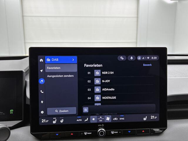 Toyota RAV4 2.5 Plug-in Hybrid 270 First Edition | BTW voertuig | 360 Camera | Stoelventilatie | Stoel+stuurverwarming | Head-Up Display | Elektrische achterklep | Parkeersensoren voor+achter |