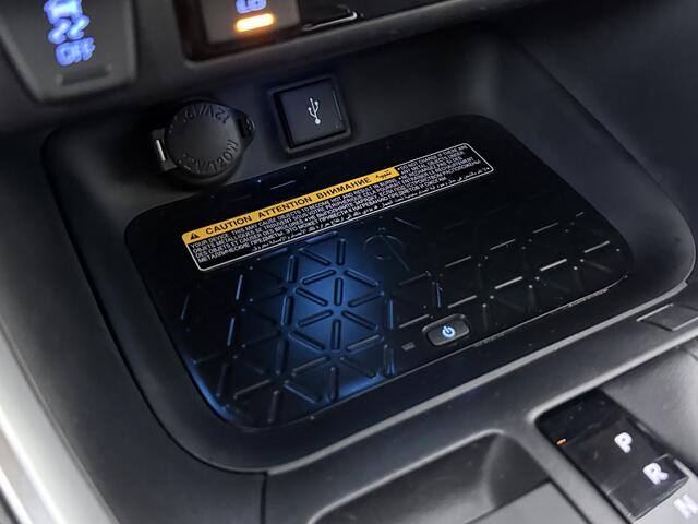 Toyota RAV4 2.5 Hybrid AWD Business | Trekhaak | Elektrische Achterklep | Stoelverwarming | Camera | Apple Carplay/Android Auto |