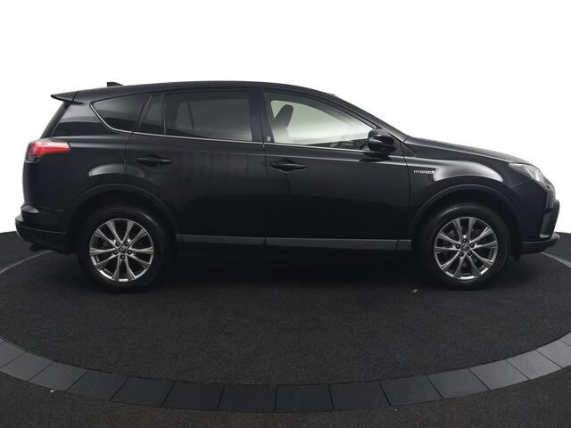 Toyota RAV4 2.5 Hybrid AWD Style Limited | Aanhangwagen geremd 1650 KG | Stoel verwarming | Stuurverwarming | Navigatie | Trekhaak | parkeersensor voor en achter |
