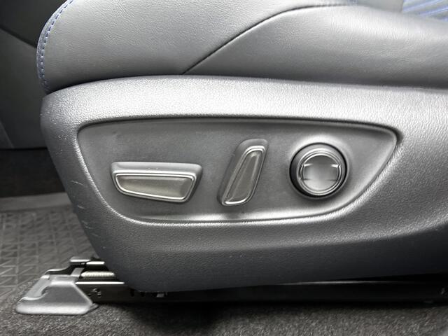 Toyota RAV4 2.5 Hybrid Bi-Tone | Voorruit-Stuur-Stoelverwarming | JBL | Parkeersensoren V+A |