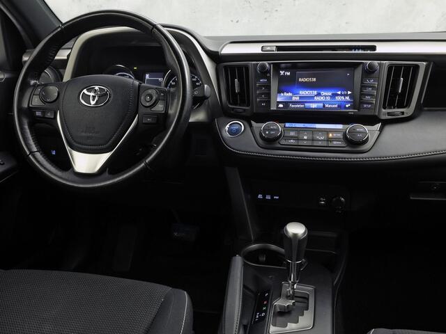 Toyota RAV4 2.5 Hybrid Energy 197Pk Automaat (BLACK PACK, NAVIGATIE, CAMERA, GETINT GLAS, SPORTSTOELEN, KEYLESS, ADAPTIVE CRUISE, NIEUWSTAAT)