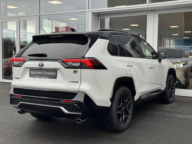 Toyota RAV4 2.5 Hybrid AWD GR SPORT Blind spot | 360° camera | Stoelgeheugen | Digitale binnenspiegel | Stoel/stuurwielverwarming | Keyless | Navigatie Apple CarPlay/Android Auto |