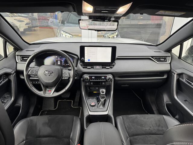 Toyota RAV4 2.5 Hybrid AWD GR SPORT Blind spot | 360° camera | Stoelgeheugen | Digitale binnenspiegel | Stoel/stuurwielverwarming | Keyless | Navigatie Apple CarPlay/Android Auto |