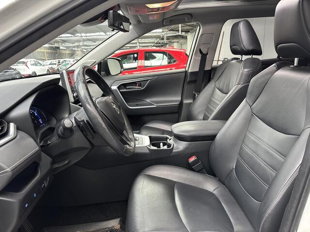 Toyota RAV4 2.5 Hybrid AWD Executive NL Auto, + Panorama schuif/kanteldak, Trekhaak, Dealeronderhouden, 1650 KM trekgewicht