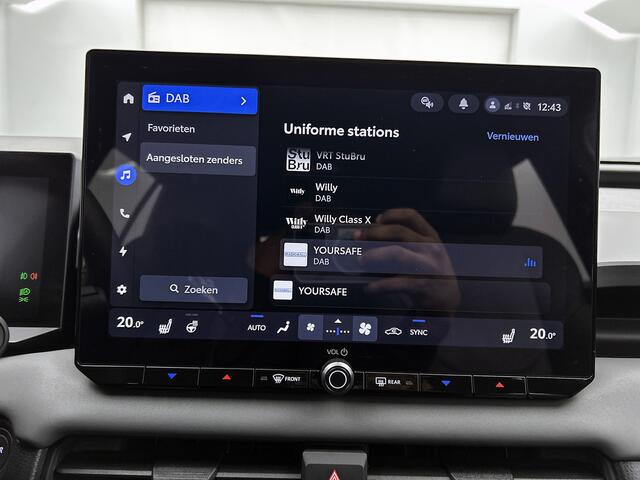 Toyota RAV4 2.5 Plug-in Hybrid 270 First Edition | BTW voertuig | 360 Camera | Stoelventilatie | Stoel+stuurverwarming | Head-Up Display | Elektrische achterklep | Parkeersensoren voor+achter | Staat in de showroom |