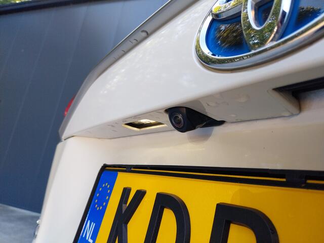 Toyota RAV4 2.5 Hybrid AWD Bi-Tone ADAPT CRUISE CAMERA HALF LEER LED NAVI ECC 18 INCH