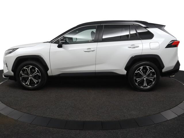 Toyota RAV4 2.5 Plug-in Hybrid AWD Bi-Tone Plus | Panoramisch dak | JBL | Head-up display | Apple Carplay/Android Auto | Lederen bekleding |