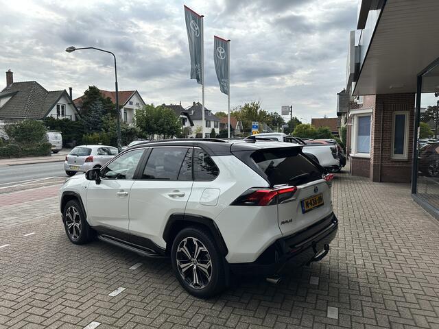 Toyota RAV4 2.5 Plug-in Hybrid AWD Bi-Tone Plus trekhaak / panoramadak / 360 monitor / stuurverwarming / JBL-audio / meest complete uitvoering / 10 jaar Toyota garantie-programma / Toyota pechhulppas / rijklaarprijs incl. garantie en onderhoud