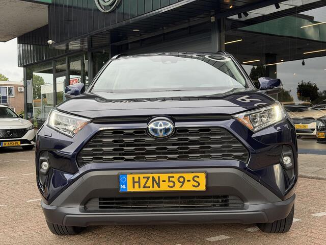 Toyota RAV4 2.5 Hybrid Business Plus APPLE CARPL./ANDROID AUTO | CAMERA | LED KOPLAMPEN | NAVIGATIE | KEYLESS ENTRY/GO | PARKEREN SENSOREN | STOELVERWARMING | VOORRUIT VERWARMING |