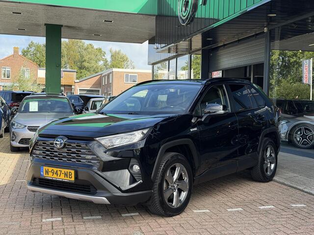 Toyota RAV4 2.5 Hybrid First Edition APPLE CARPL./ANDROID AUTO | DODEHOEK DETECTIE | CAMERA | LED KOPLAMPEN | NAVIGATIE | KEYLESS ENTRY/GO | PARKEREN SENSOREN | STUURVERWARMING | STOELVERWARMING | VOORRUIT VERWARMING |