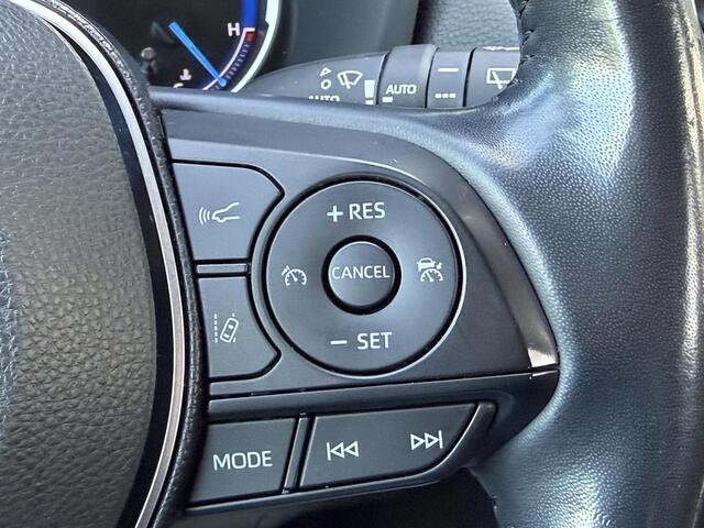 Toyota RAV4 2.5 Hybrid First Edition APPLE CARPL./ANDROID AUTO | DODEHOEK DETECTIE | CAMERA | LED KOPLAMPEN | NAVIGATIE | KEYLESS ENTRY/GO | PARKEREN SENSOREN | STUURVERWARMING | STOELVERWARMING | VOORRUIT VERWARMING |