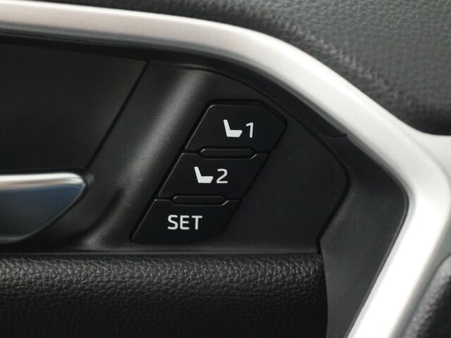 Toyota RAV4 2.5 Plug-in Hybrid AWD Bi-Tone Plus | Navigatie | 360 Camera | JBL | BLS | PDC | Head-up | Stuur-Stoelverwarming |
