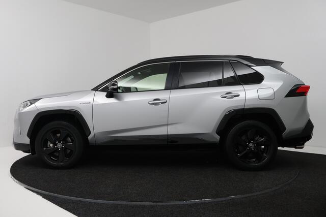 Toyota RAV4 2.5 Hybrid Bi-Tone (NAVIGATIE, CAMERA, STOELVERWARMING, CARPLAY, LED)