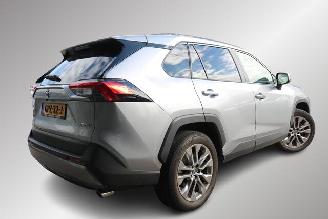 Toyota RAV4 2.5 Hybrid Executive Parkeer sensoren, Stoelverwarming, Achteruitrijcamera, apple en android auto, lederen Bekleding.