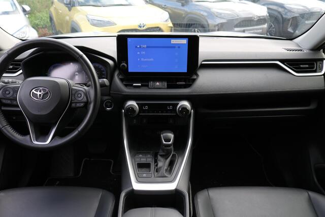 Toyota RAV4 2.5 Hybrid Executive Parkeer sensoren, Stoelverwarming, Achteruitrijcamera, apple en android auto, lederen Bekleding.