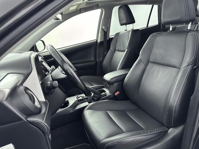 Toyota RAV4 2.5 Hybrid AWD Executive | Parkeersensoren V+A | Schuif/kanteldak | Blindspot | Stoelverwarming |