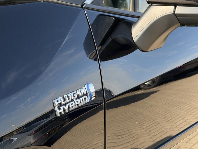 Toyota RAV4 2.5 Plug-in Hybrid AWD Style | Trekhaak | Head-Up | Bear-Lock | Achteruitrijcamera | Apple Carplay | Stoelverwarming V+A |