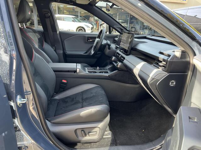 Toyota RAV4 2.5 Plug-in Hybrid AWD 300 GR Sport | 06-10141018 Voor meer informatie
