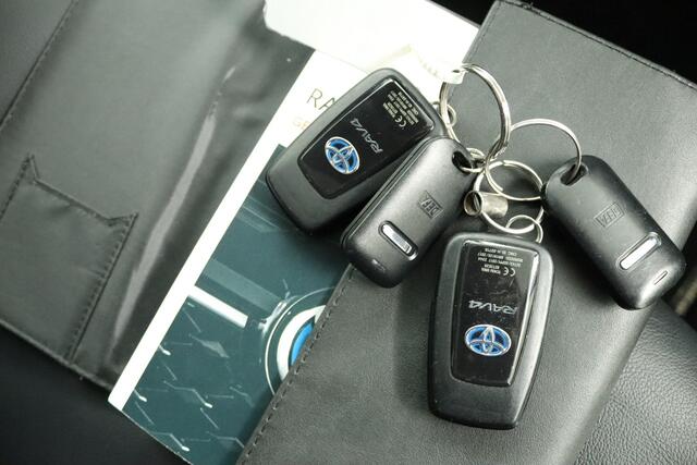 Toyota RAV4 2.5 Hybrid AWD Executive | Lederen Bekleding | Panoramadak | Elektrische Kofferklep | JBL Audio |