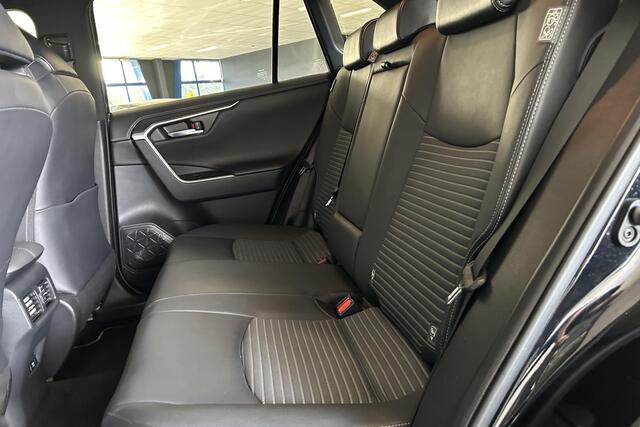 Toyota RAV4 2.5 Hybrid AWD Black Edition, JBL