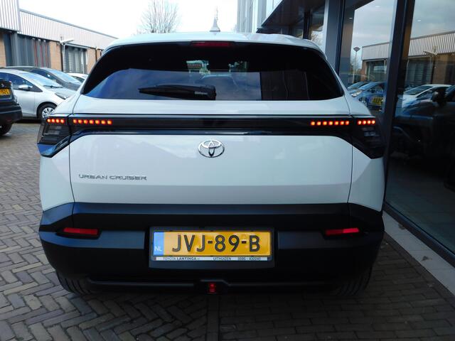 Toyota URBAN CRUISER Executive 61 kWh | DEMO
