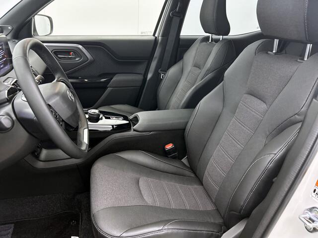 Toyota URBAN CRUISER Executive 61 kWh | Apple Carplay & Android Auto | Parkeercamera | 28-01 TB